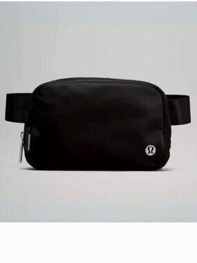 NEW! Lululemon Everywhere Crossbody Belt Bag - Black